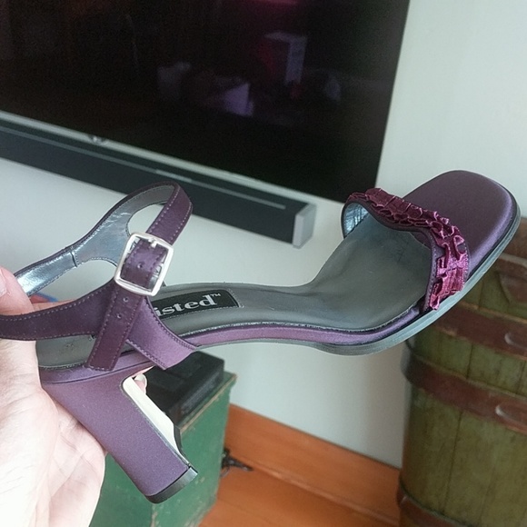 UNLISTED SANDALS ๐ก๐ก๐ก๐ก๐ก๐ก - Picture 6 of 8